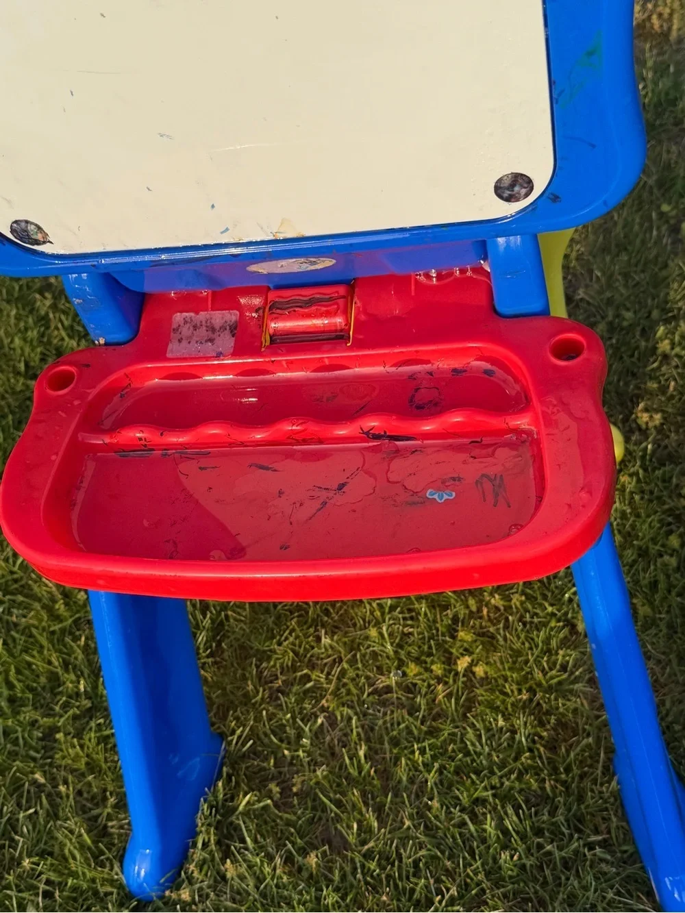 Crayola Plastic Indoor Outdoor Toddler Kids Art Desk with White Board
